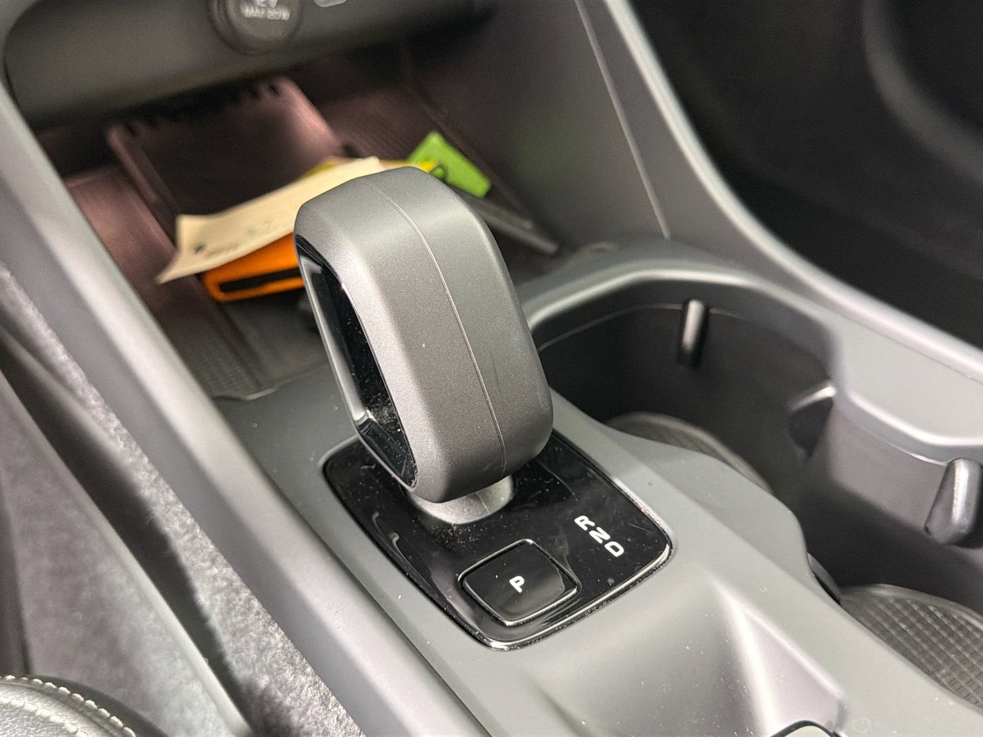 Certified 2025 Volvo XC40 B5 Core AWD/4WD image 16