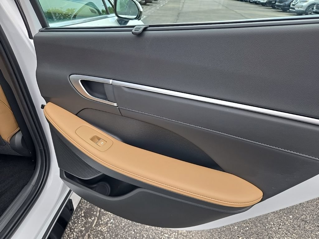 Certified 2025 Hyundai Sonata Limited FWD image 33