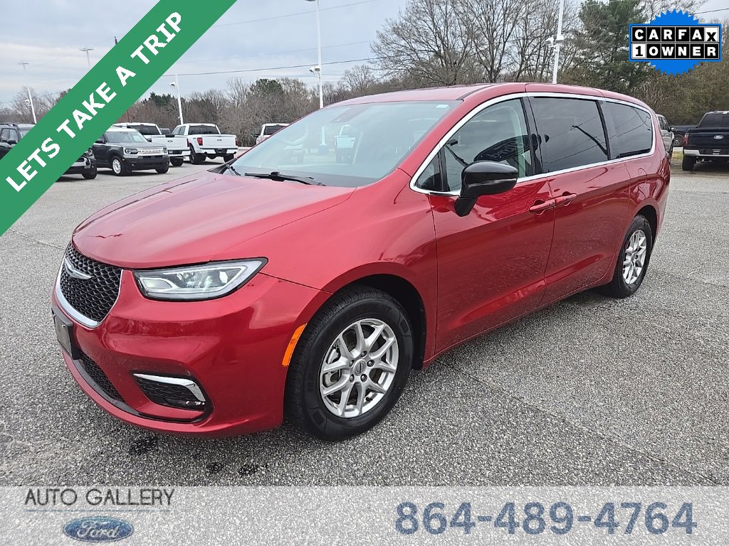 Used 2024 Chrysler Pacifica Touring-L video 1