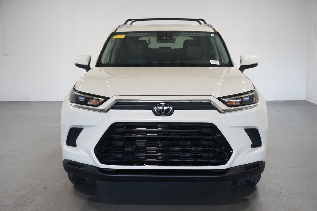 Certified 2024 Toyota Grand Highlander AWD image 2