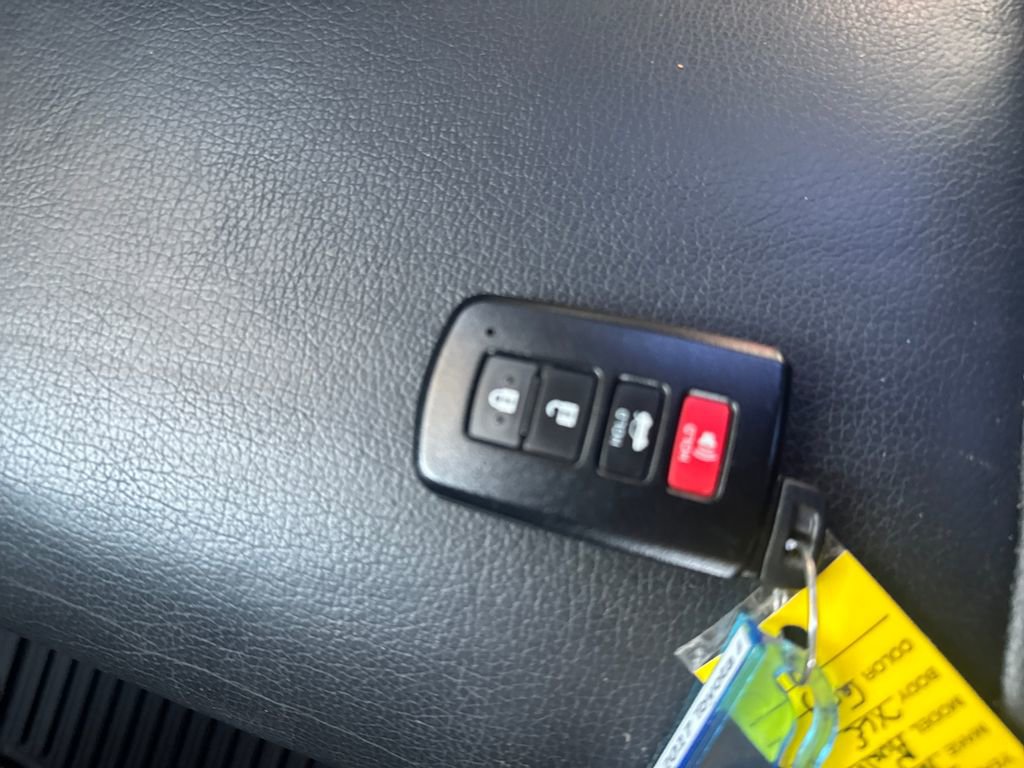 Used 2017 Toyota Avalon XLE Premium image 28