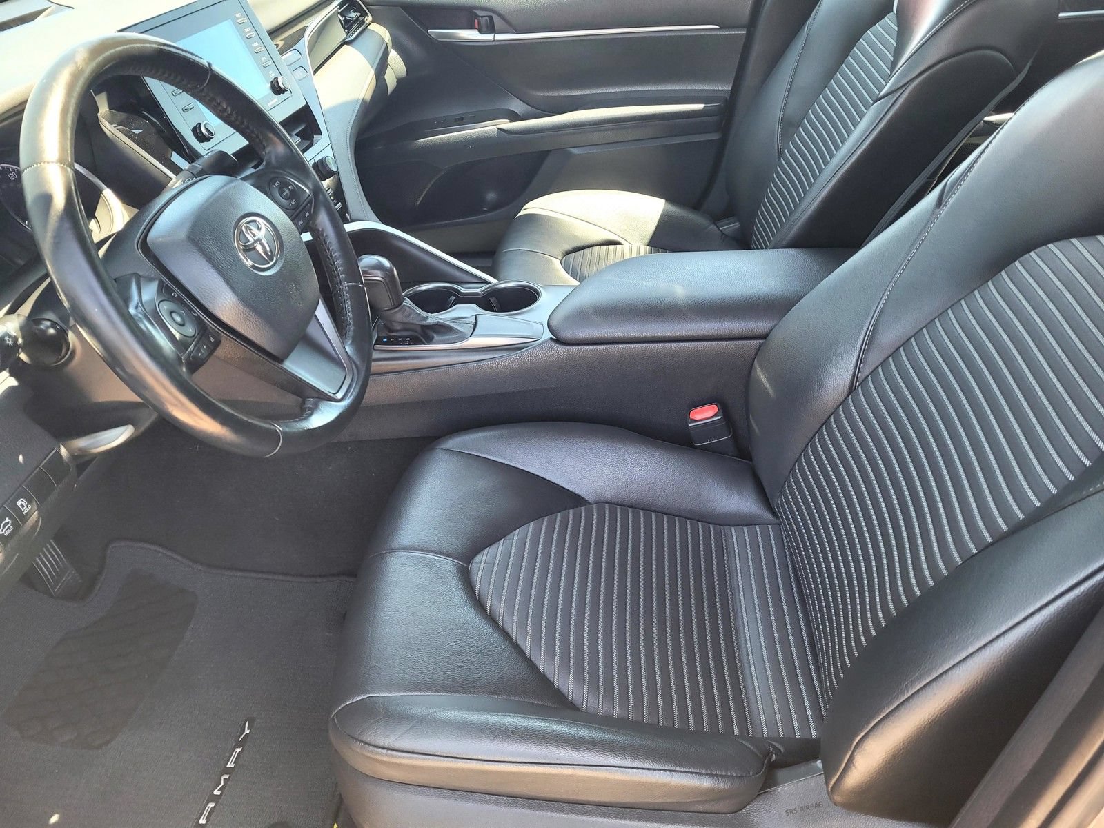Used 2021 Toyota Camry SE FWD image 19