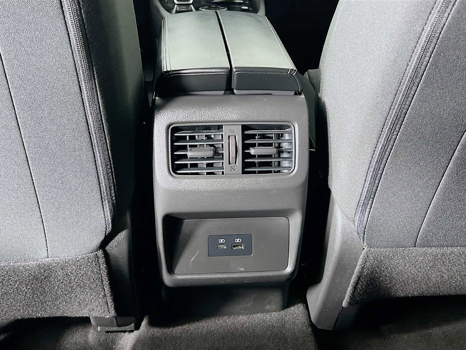 Used 2023 Nissan Rogue SV image 24