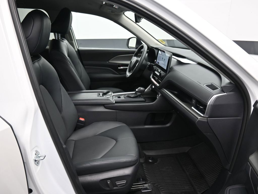 Certified 2026 Toyota Grand Highlander XLE image 26