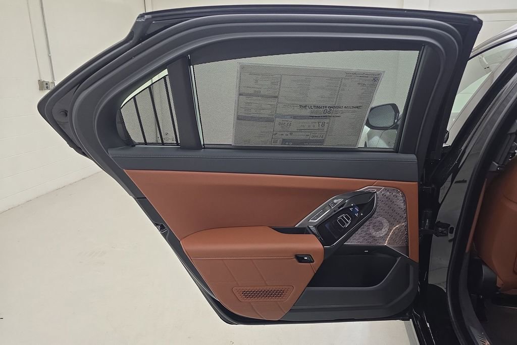 New 2026 BMW i7 xDrive60 w/ Executive Package image 27