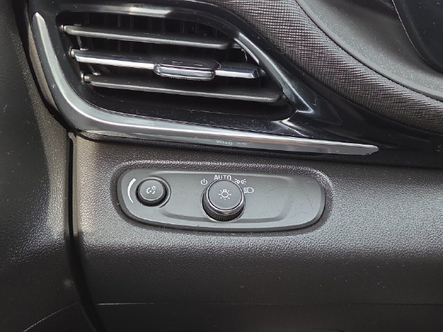 Used 2024 Buick Envista Avenir FWD image 18