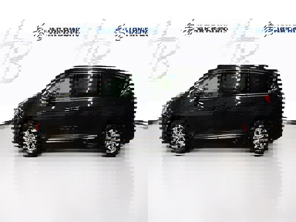 Used 2017 Chrysler Pacifica Touring-L image 8