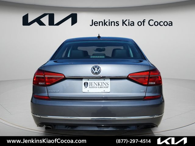 Used 2016 Volkswagen Passat 1.8T R-Line w/ R-Line Lighting Package FWD image 6