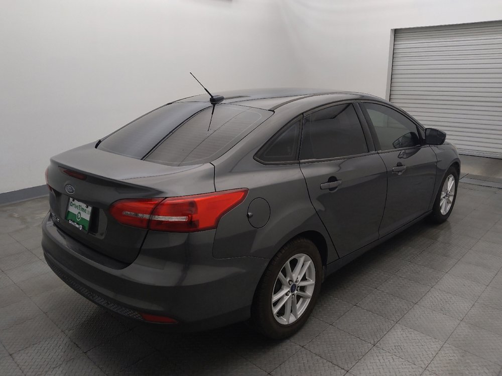 Used 2017 Ford Focus SE image 9