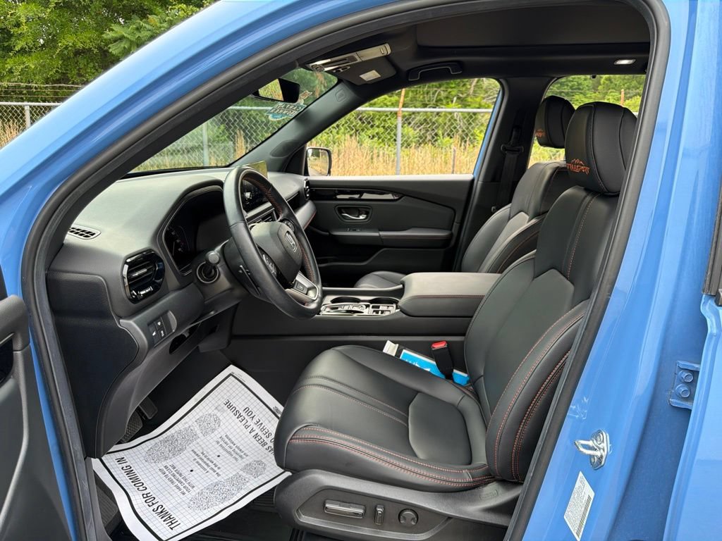 Used 2025 Honda Pilot TrailSport image 25