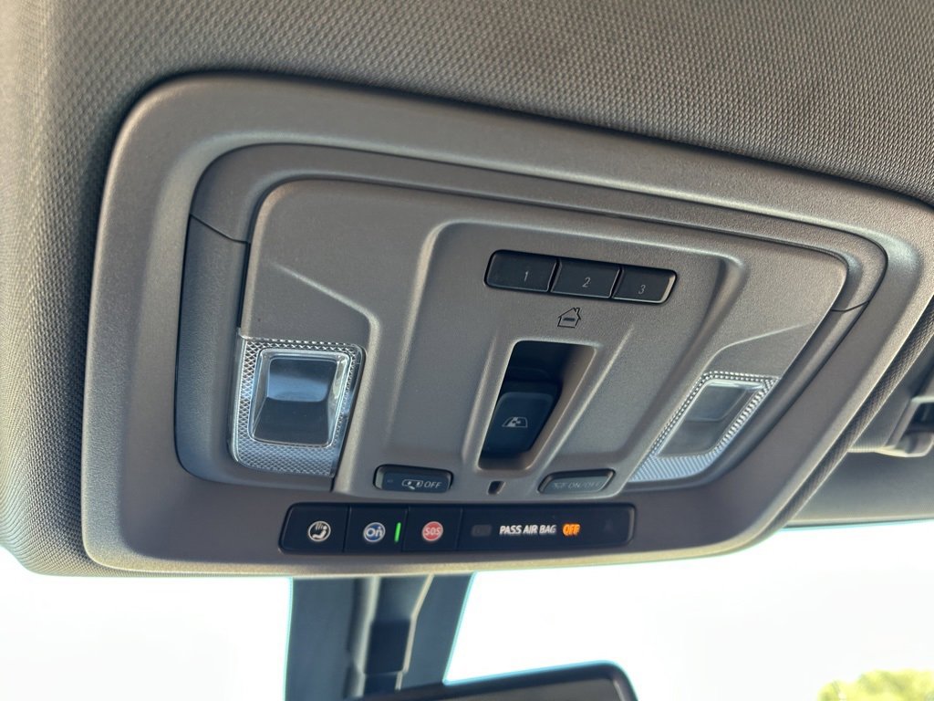 Used 2023 GMC Sierra 3500 SLT w/ SLT Premium Package image 60