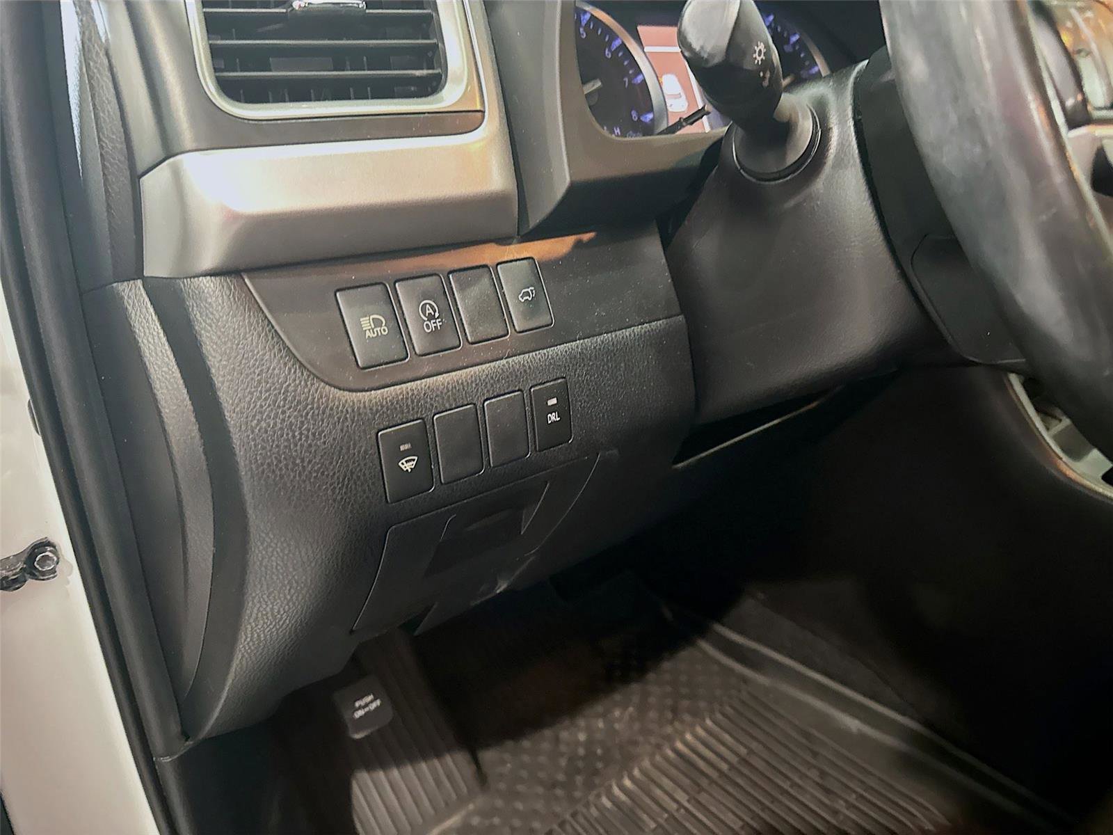 Used 2019 Toyota Highlander XLE image 7