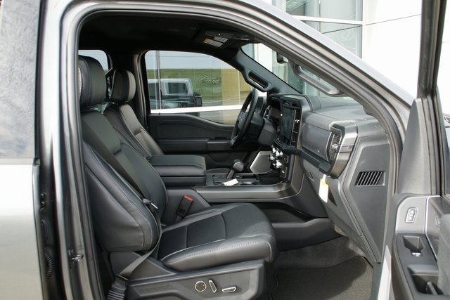 New 2025 Ford F150 Lariat w/ Equipment Group 502A High image 40