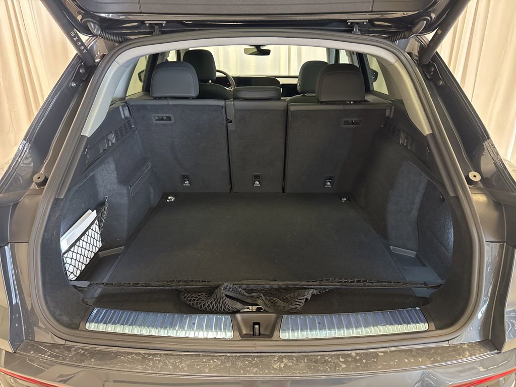 Used 2025 Audi Q5 Premium w/ Convenience Package image 29