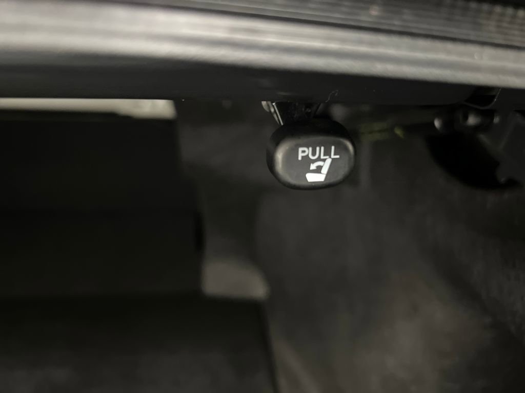 Used 2025 Toyota Camry SE FWD image 28