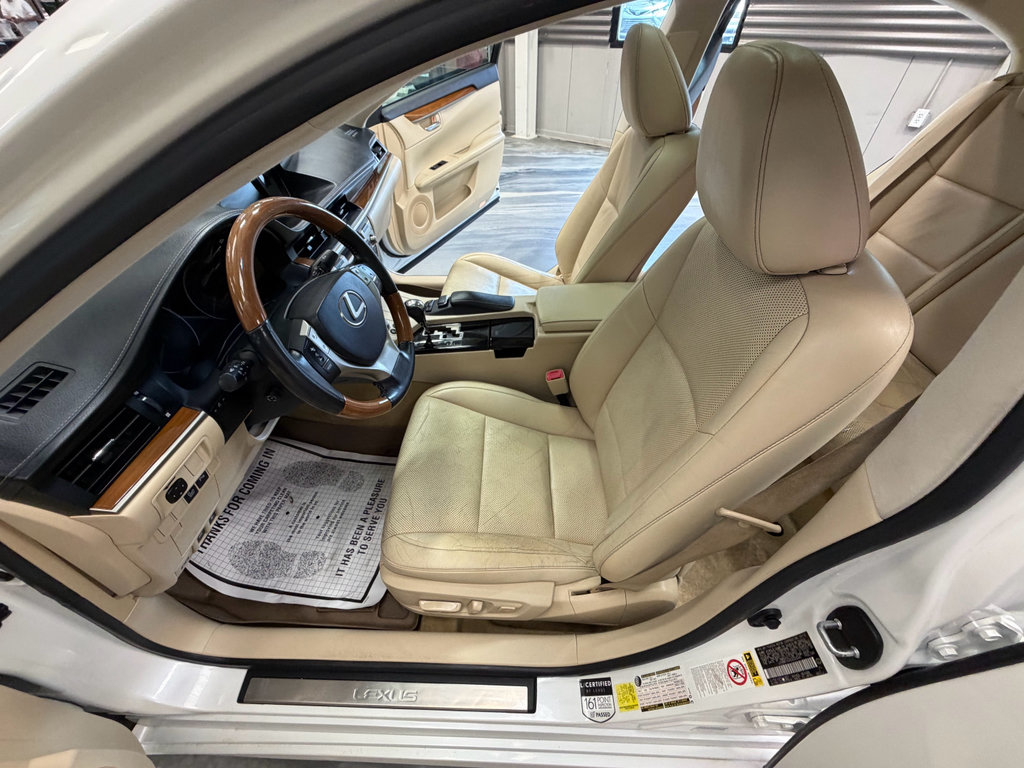 Used 2013 Lexus ES 300h w/ Luxury Pkg FWD image 56