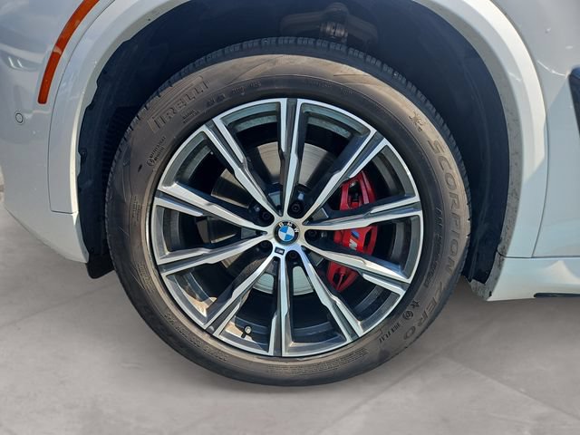 Used 2026 BMW X5 xDrive40i w/ M Sport Package AWD/4WD image 14