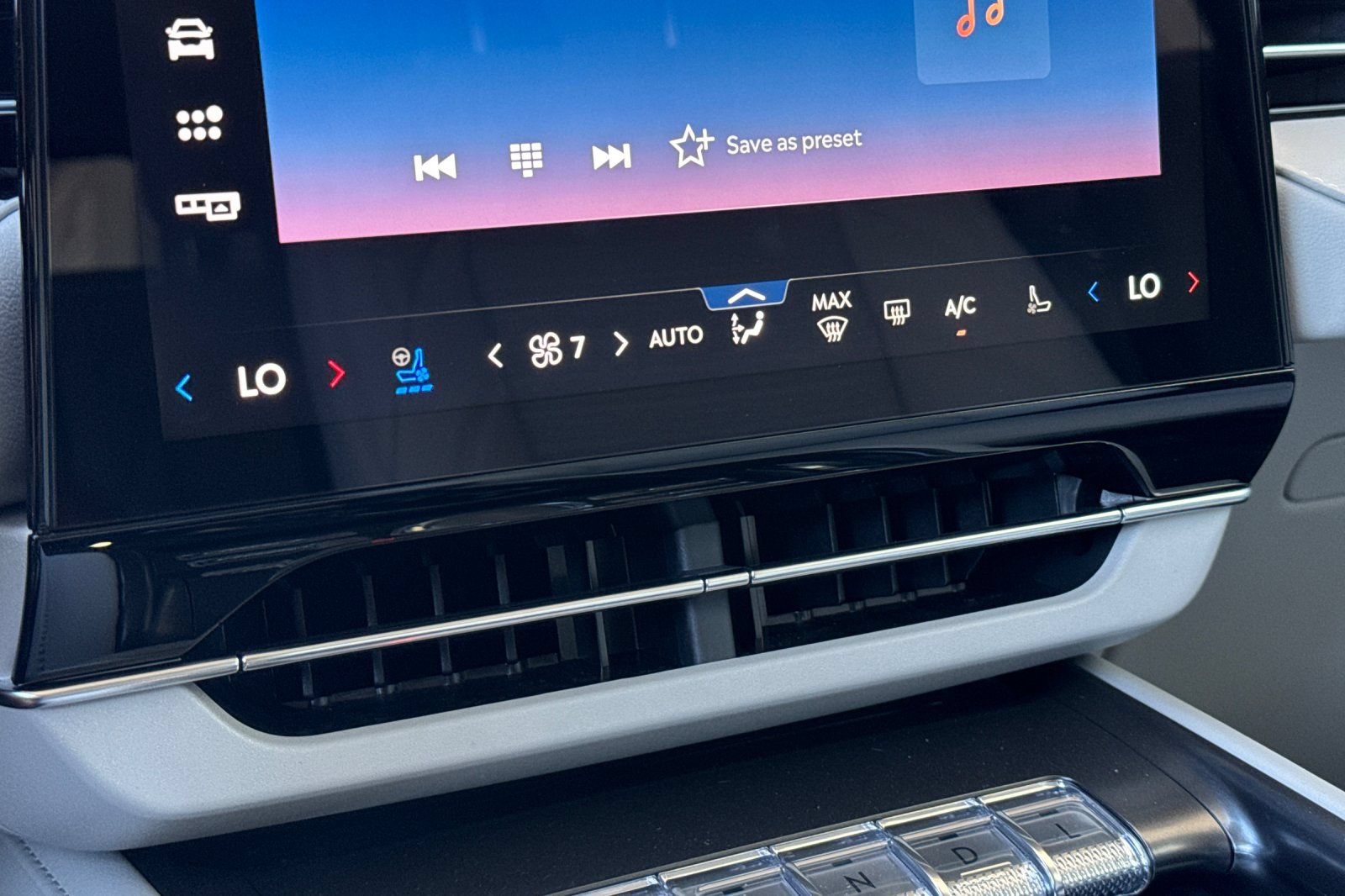 New 2026 Lincoln Nautilus Reserve AWD/4WD image 17