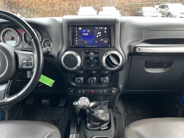 Used 2016 Jeep Wrangler Unlimited Rubicon w/ Connectivity Group image 24