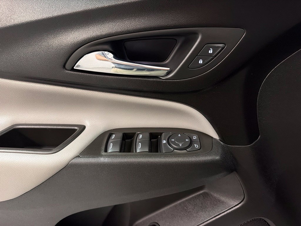 Used 2024 Chevrolet Equinox LT FWD image 15