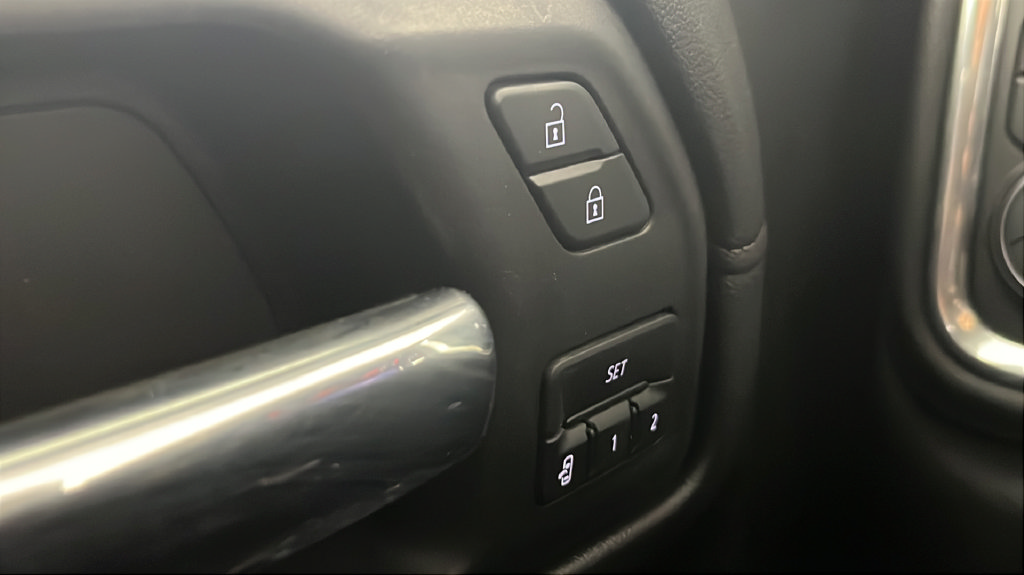 Used 2020 Chevrolet Silverado 1500 LTZ w/ LTZ Plus Package AWD/4WD image 33