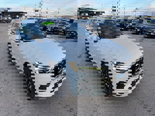 Used 2020 Volvo XC60 T5 Momentum