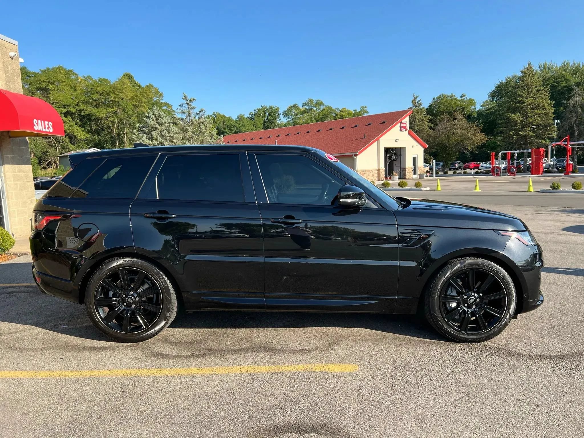 Used 2022 Land Rover Range Rover Sport HSE Silver Edition AWD/4WD image 4