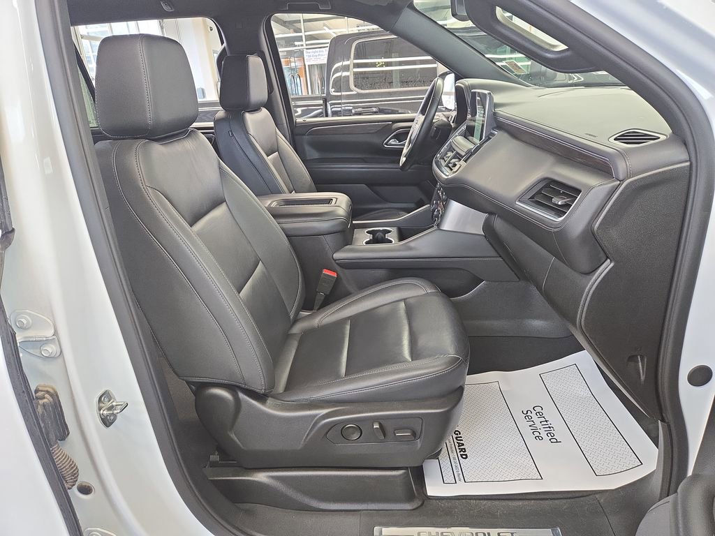 Used 2024 Chevrolet Suburban LT AWD/4WD image 18