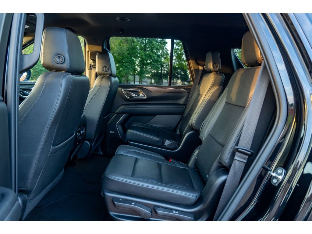 Used 2022 Chevrolet Tahoe Z71 w/ Luxury Package AWD/4WD image 13