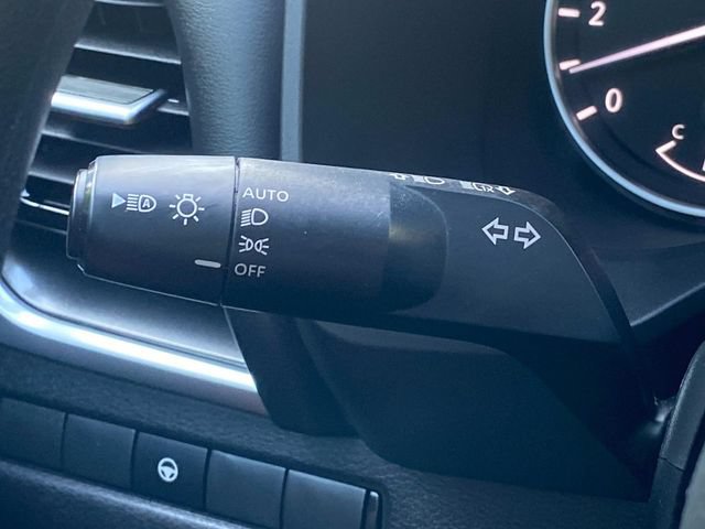 Used 2022 Nissan Rogue SV FWD image 19