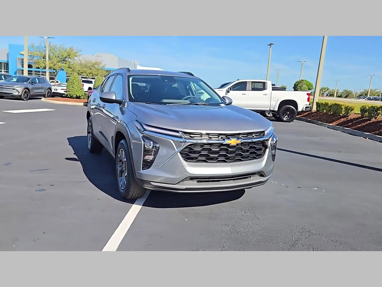 New 2026 Chevrolet Trax LT w/ Driver Confidence Package FWD image 24