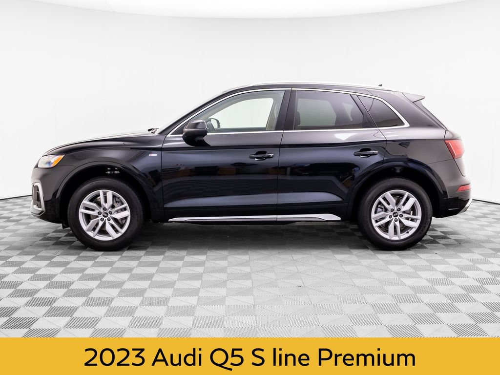 Used 2023 Audi Q5 2.0T Premium w/ Convenience Package AWD/4WD image 2