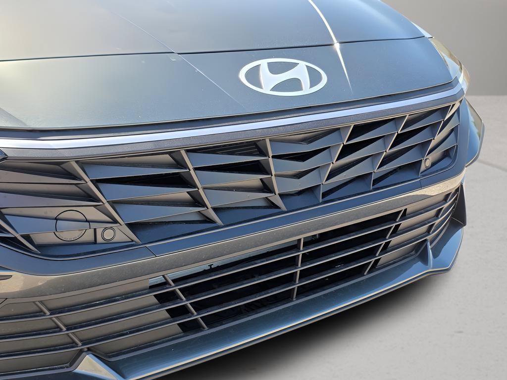 New 2026 Hyundai Elantra Sport FWD image 9