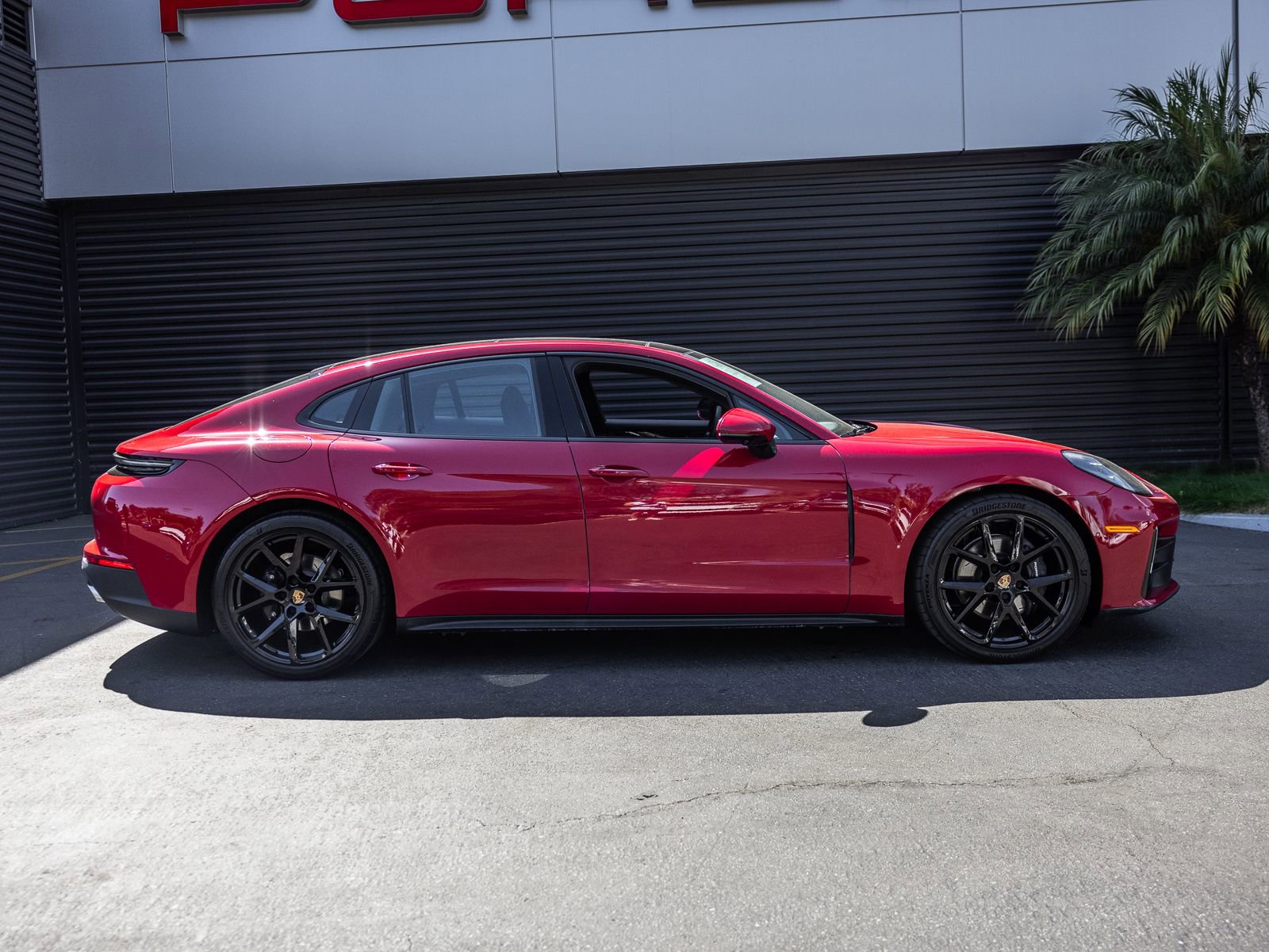Certified 2025 Porsche Panamera 4 image 11