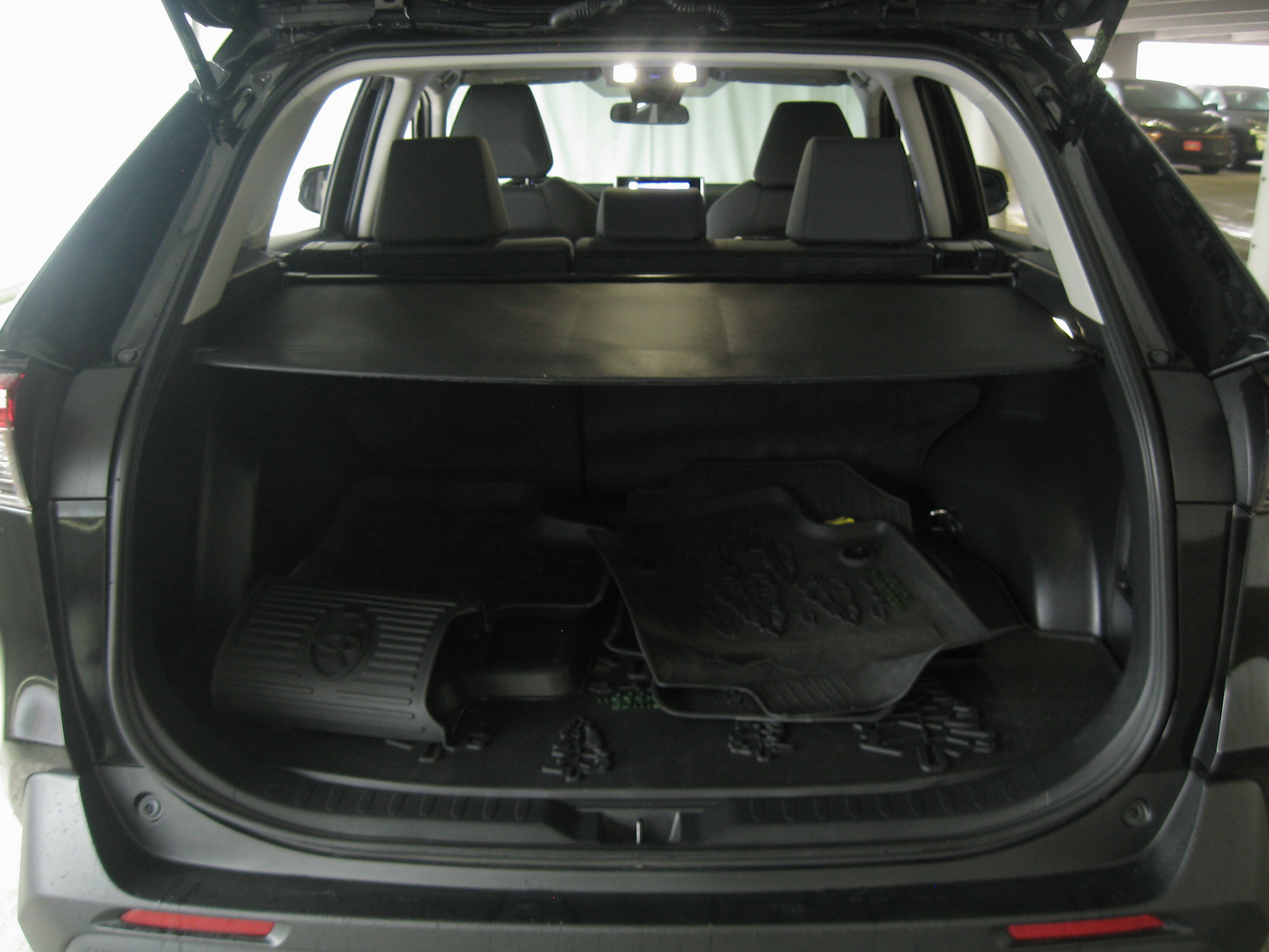 Used 2023 Toyota RAV4 AWD Hybrid image 20