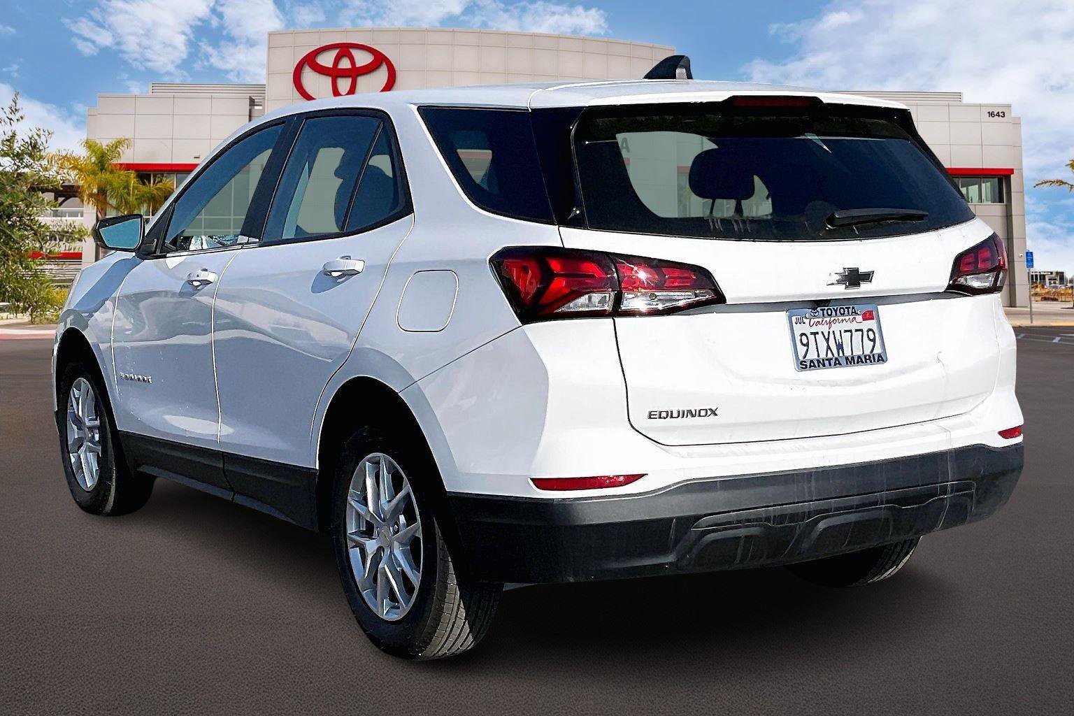 Used 2024 Chevrolet Equinox LS w/ LPO, Cargo Package image 2