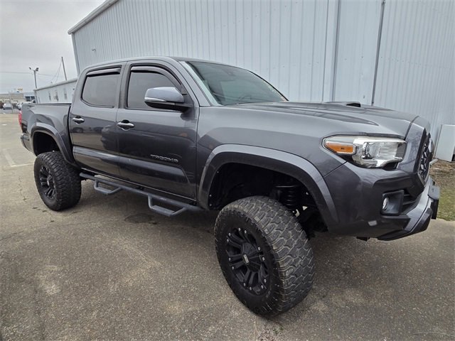 Used 2019 Toyota Tacoma TRD Sport video 2