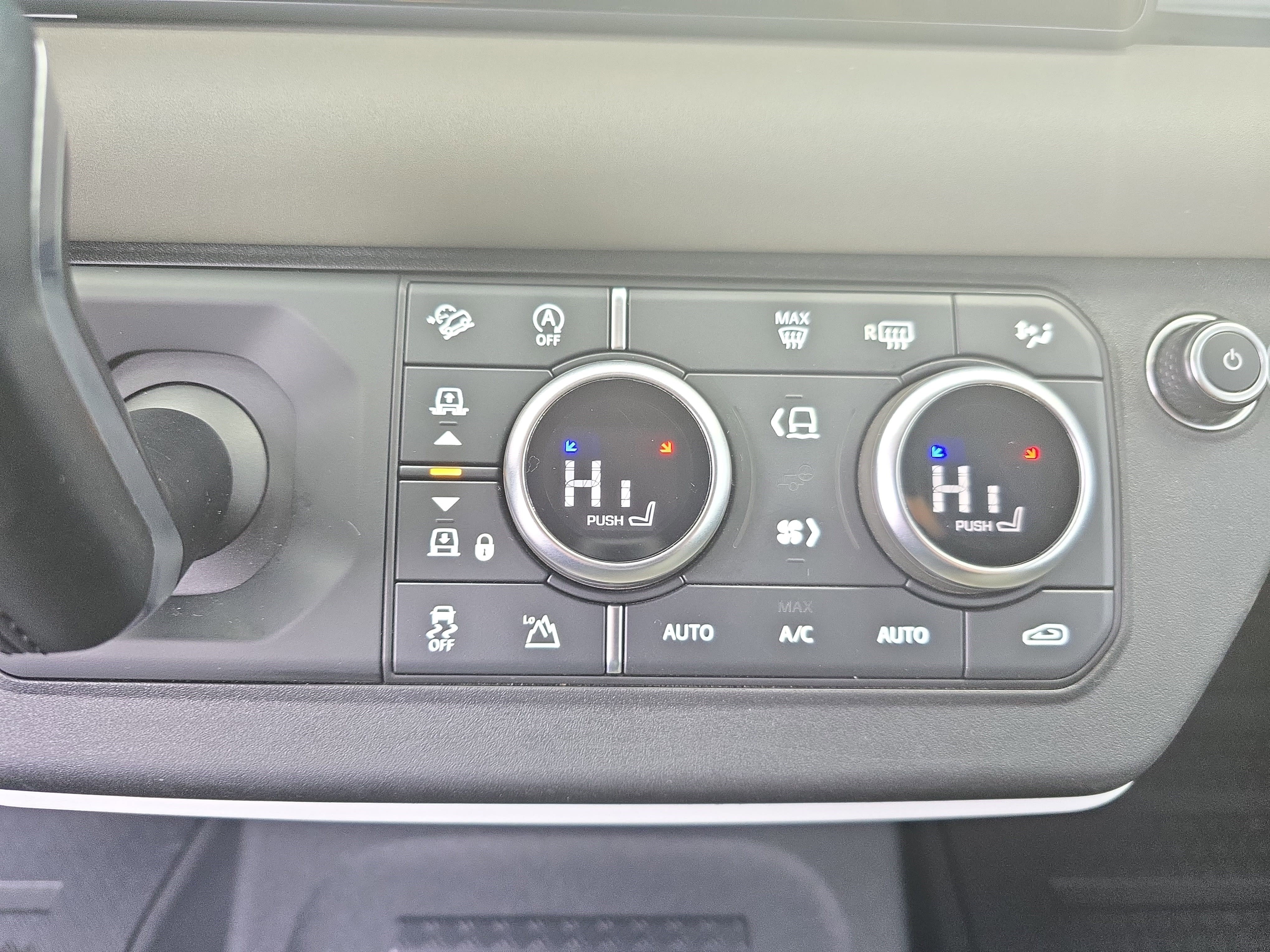 Used 2021 Land Rover Defender 90 S image 18