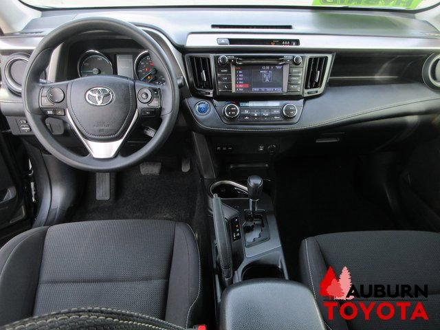 Used 2018 Toyota RAV4 LE image 10
