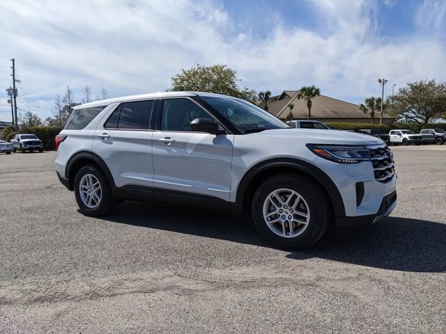 New 2026 Ford Explorer Active RWD image 2