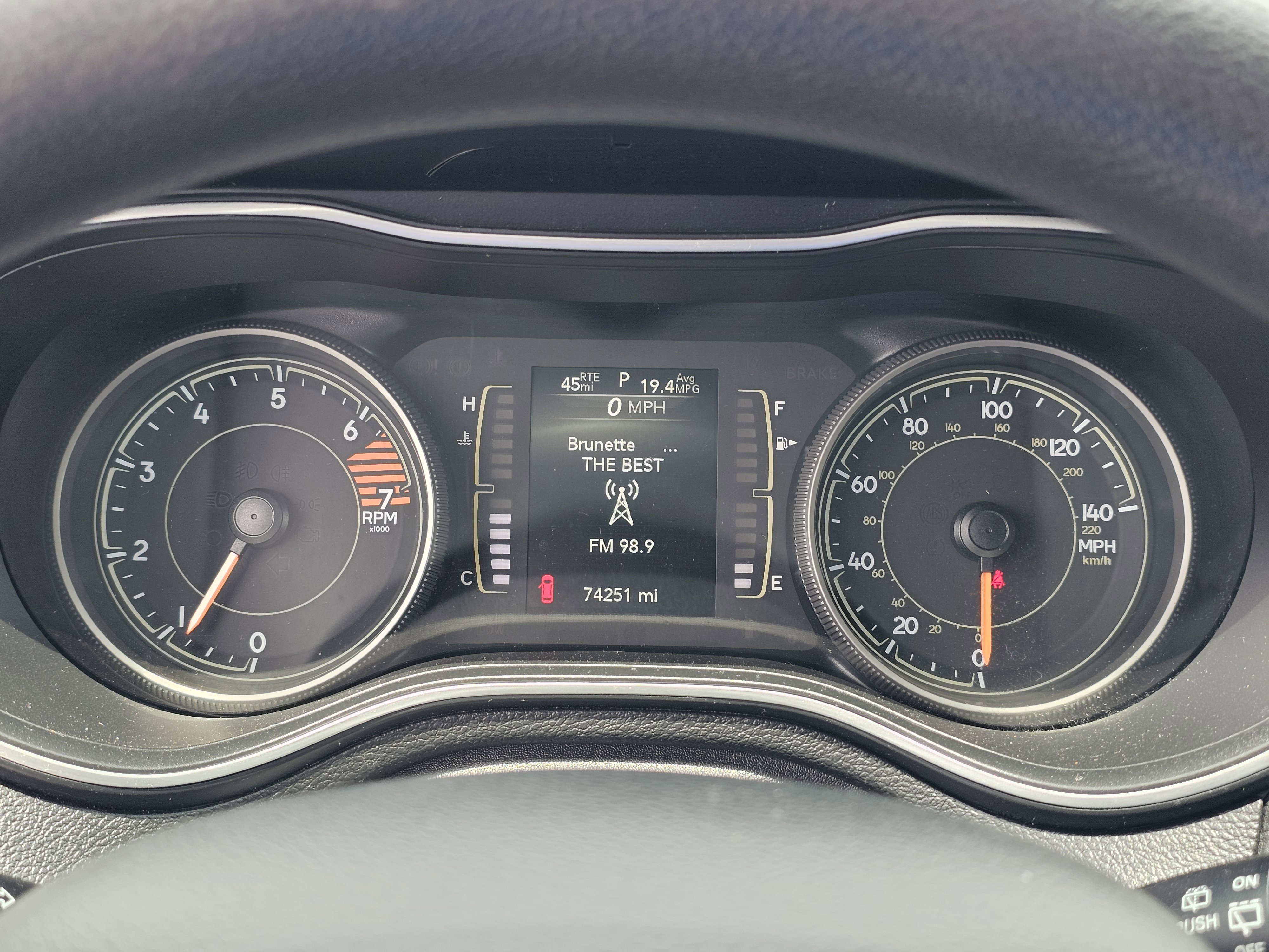 Used 2021 Jeep Cherokee Latitude FWD image 22