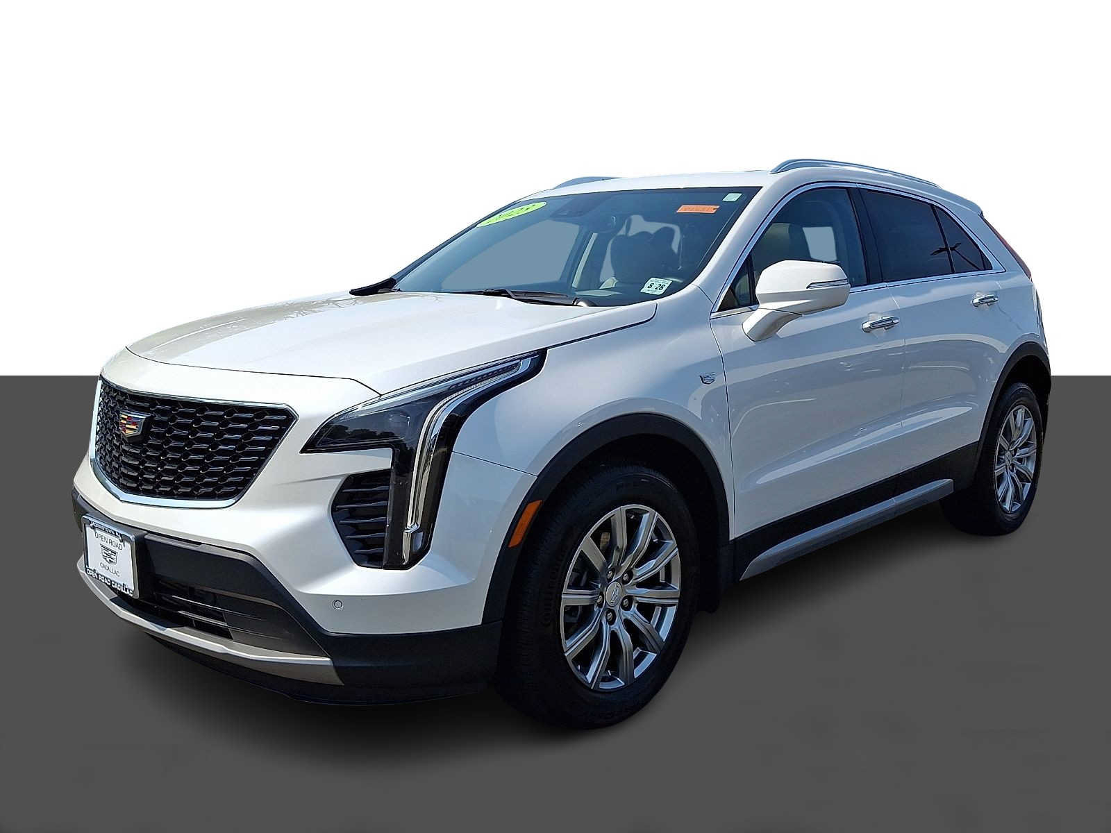 Used 2023 Cadillac XT4 Premium Luxury w/ Technology Package AWD/4WD image 3