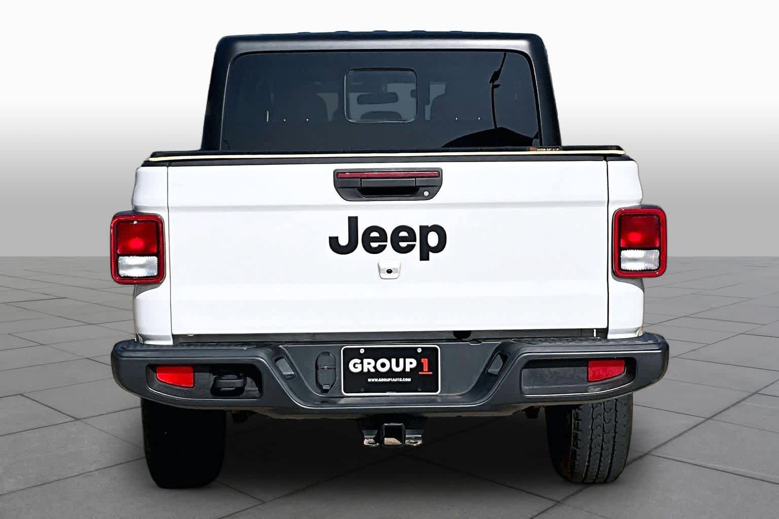 Used 2022 Jeep Gladiator Sport AWD/4WD image 4