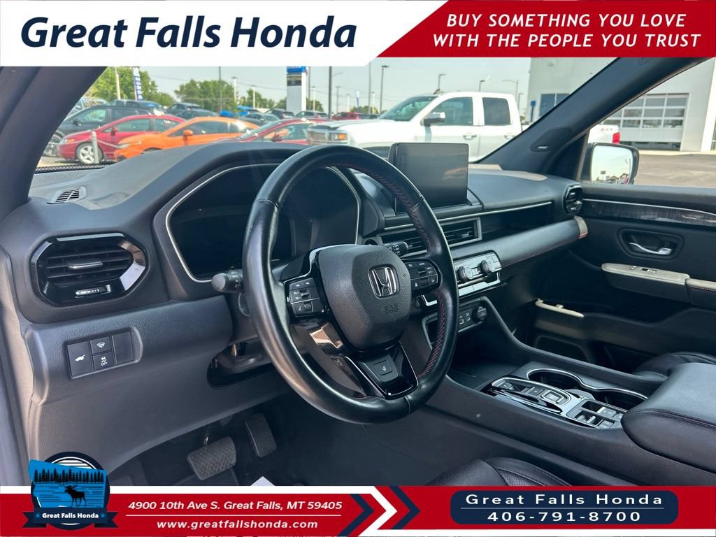 Used 2025 Honda Pilot Black Edition image 13