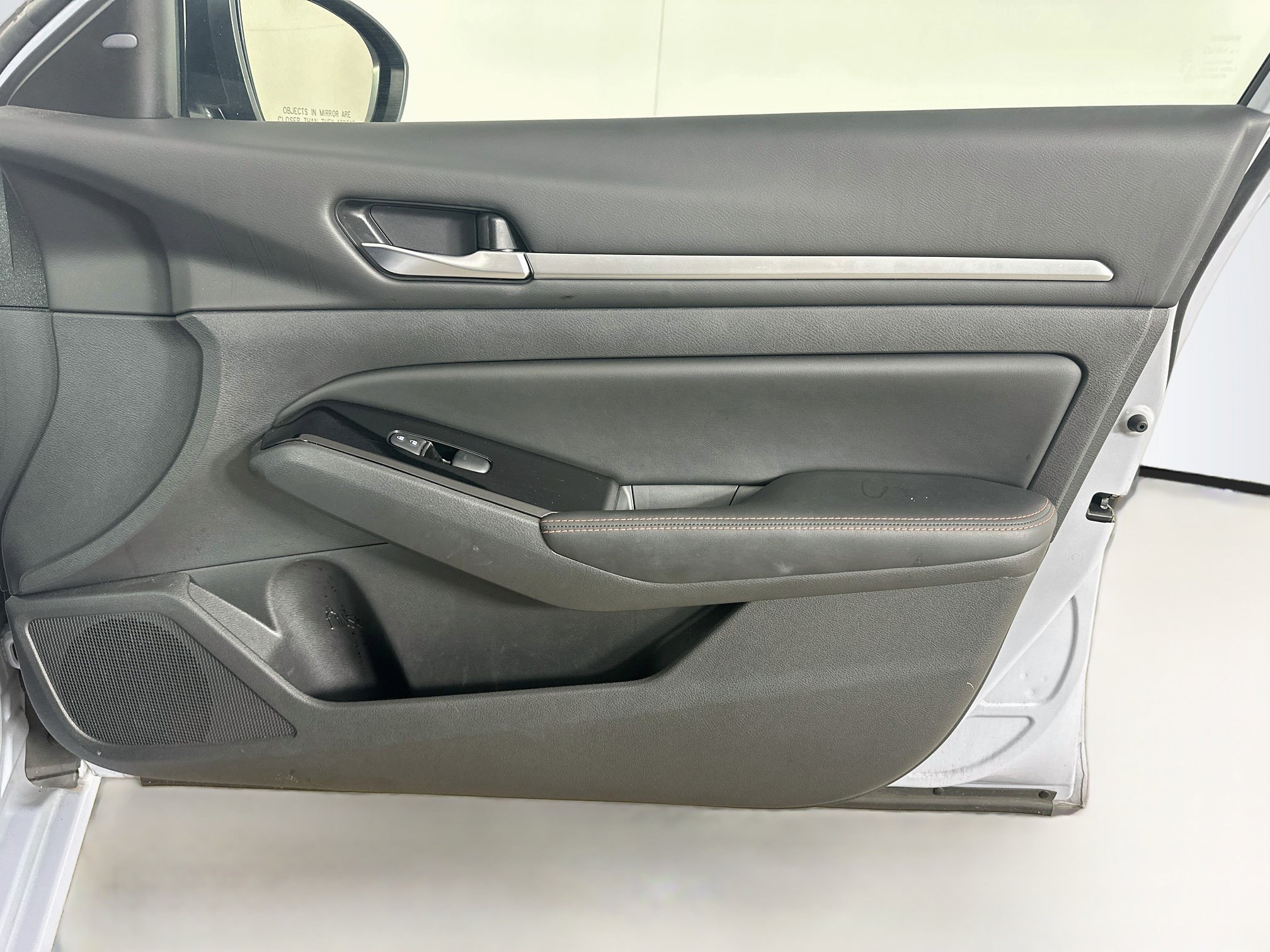 Used 2024 Nissan Altima 2.5 SR FWD image 30