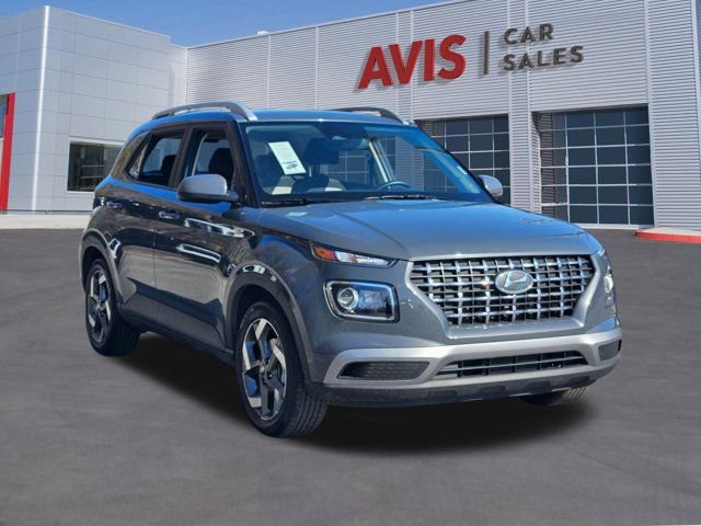 Used 2025 Hyundai Venue SEL image 3