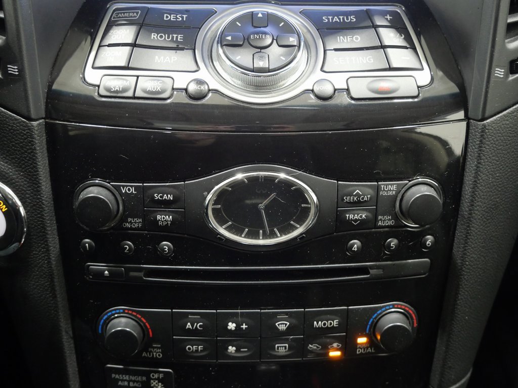 Used 2015 INFINITI QX70 AWD w/ Premium Package image 20