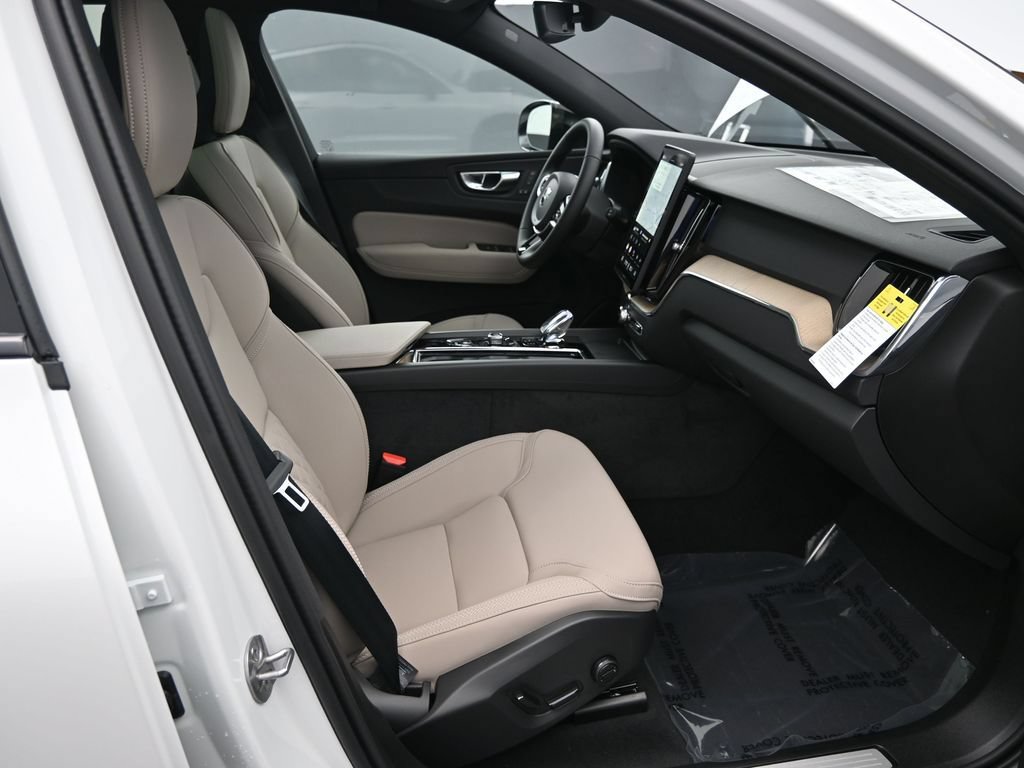New 2026 Volvo XC60 B5 Core AWD/4WD image 36