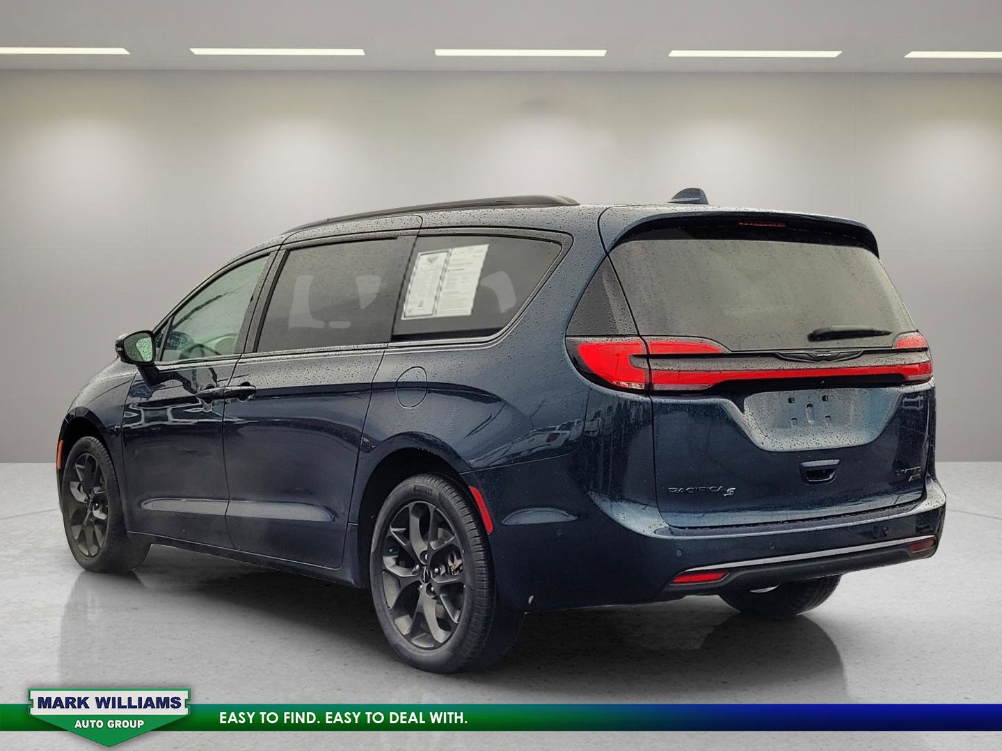 Used 2022 Chrysler Pacifica Limited w/ S Appearance Package image 6