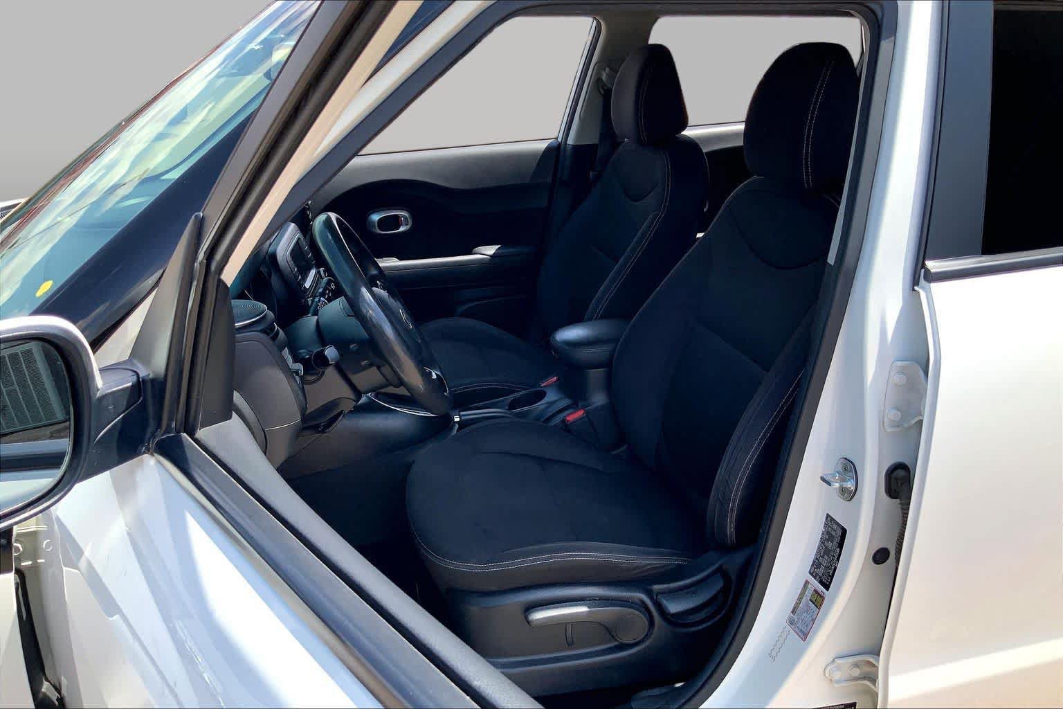 Used 2017 Kia Soul FWD image 7